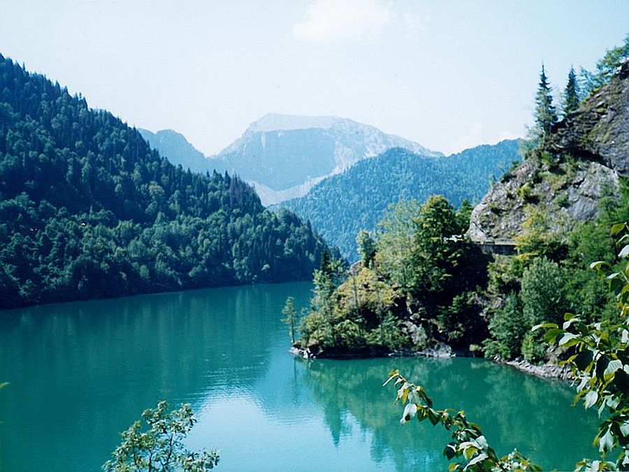 Lake-Ritsa